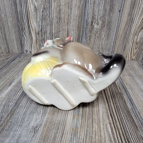 Vintage Royal Copley Cat & Yarn Ball Kitten Planter - Picture 3 of 6